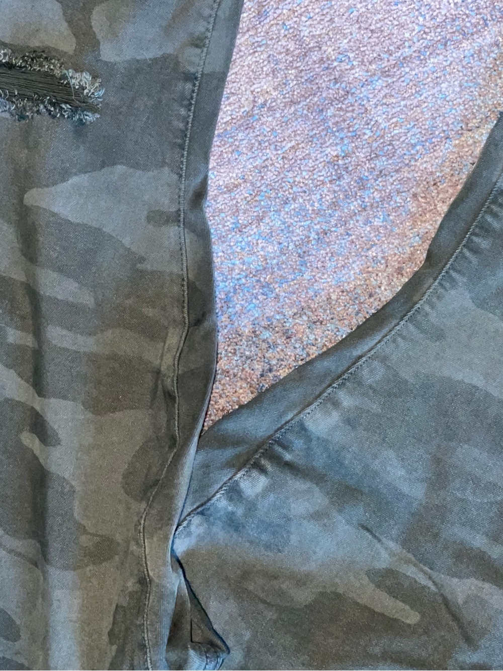 American Eagle Outfitters Camo Jeggings with Knee Distress 22 Short - Picture 4 of 10